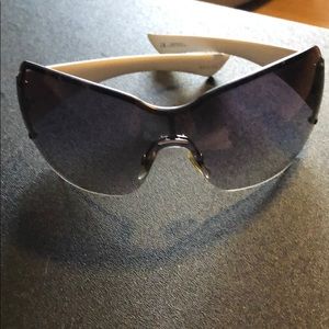 White Gucci Sunglasses men or women